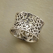 Bague Creuse Antique